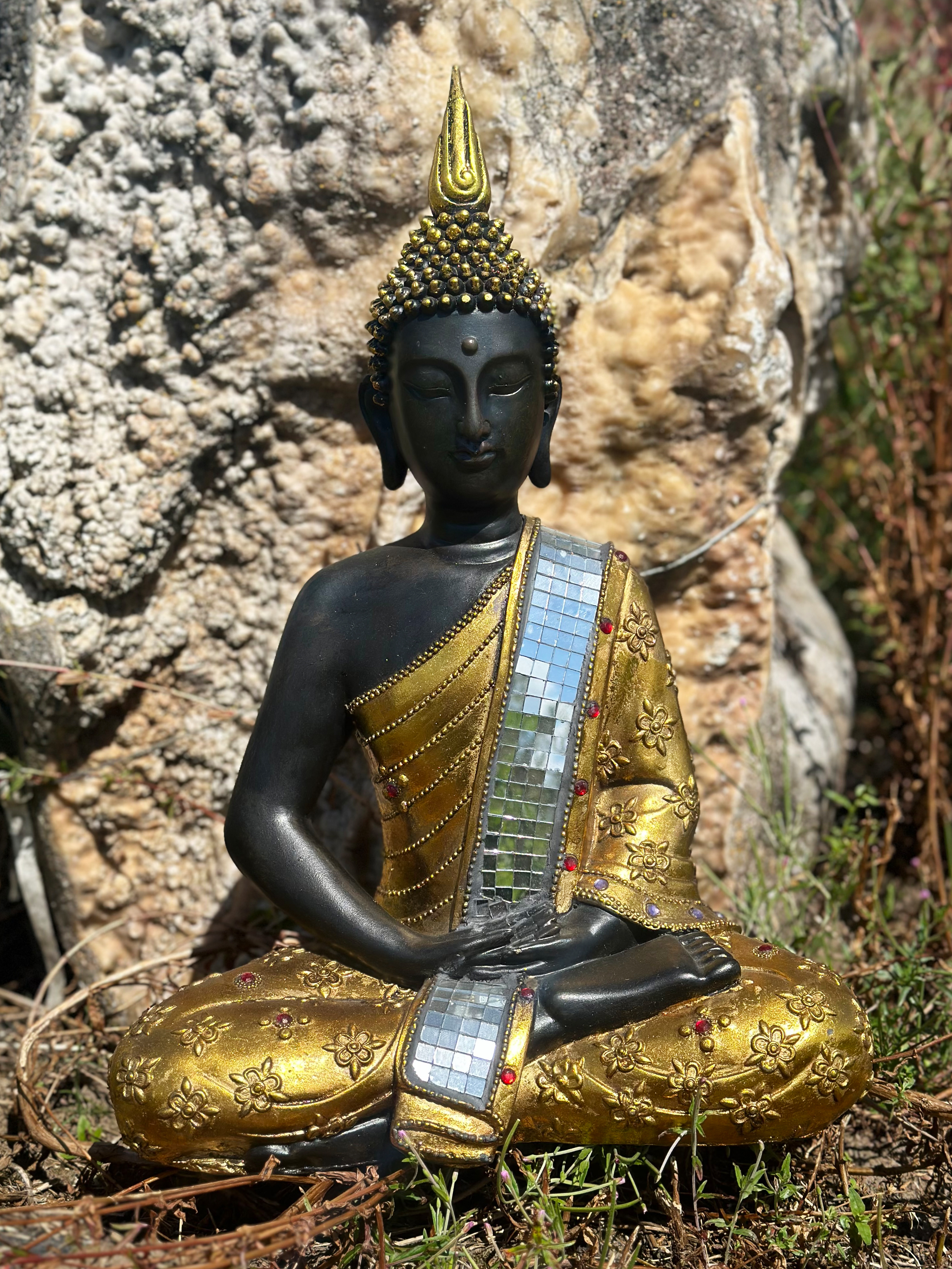 Buddha sitzend im Lotussitz schwarz gold 41 cm